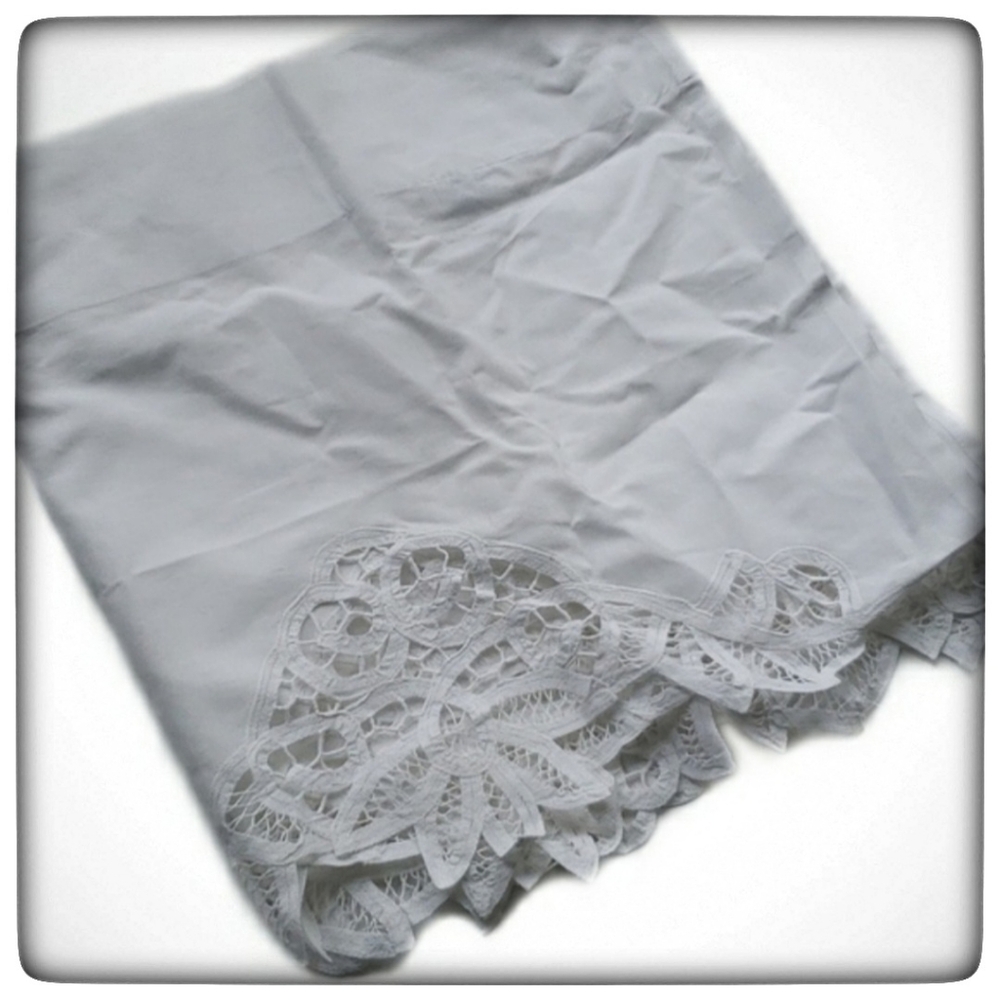 NWT Linens N Things White Cotton Window Velance 60"x14"